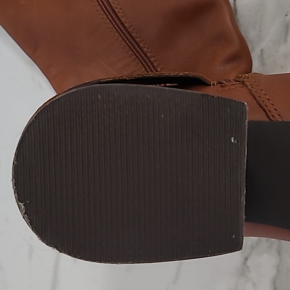 NWOT display model Design Lab genuine leather congac color boots. Size 40 or 9. - Picture 6 of 7
